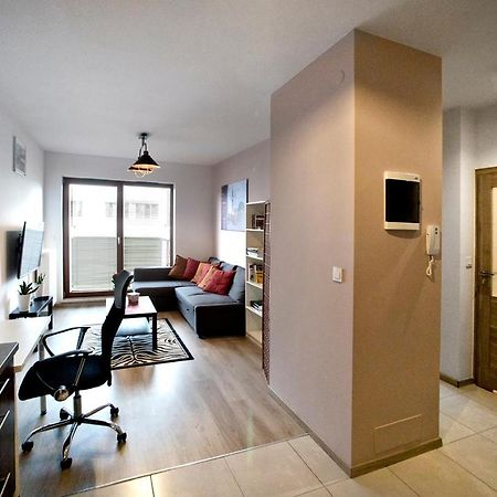 Airport Okecie Klobucka P&O Serviced Apartments Warschau Buitenkant foto