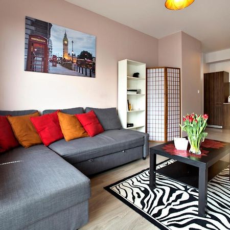 Airport Okecie Klobucka P&O Serviced Apartments Warschau Buitenkant foto