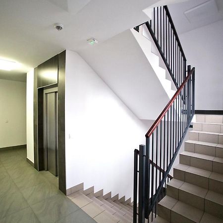 Airport Okecie Klobucka P&O Serviced Apartments Warschau Buitenkant foto