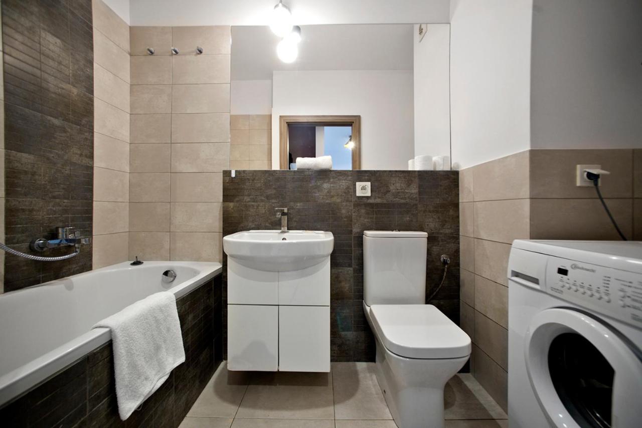 Airport Okecie Klobucka P&O Serviced Apartments Warschau Buitenkant foto