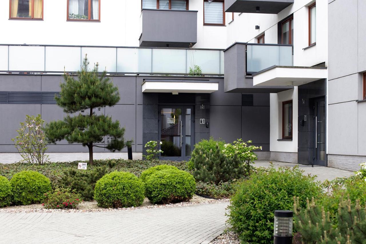 Airport Okecie Klobucka P&O Serviced Apartments Warschau Buitenkant foto